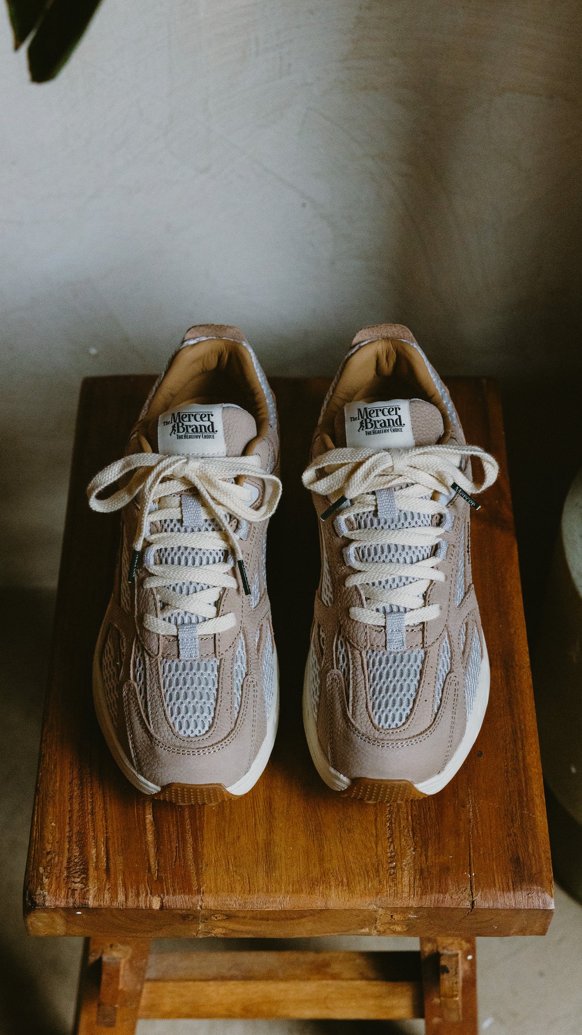 Mercer The Re-Run Max Nubuck off white