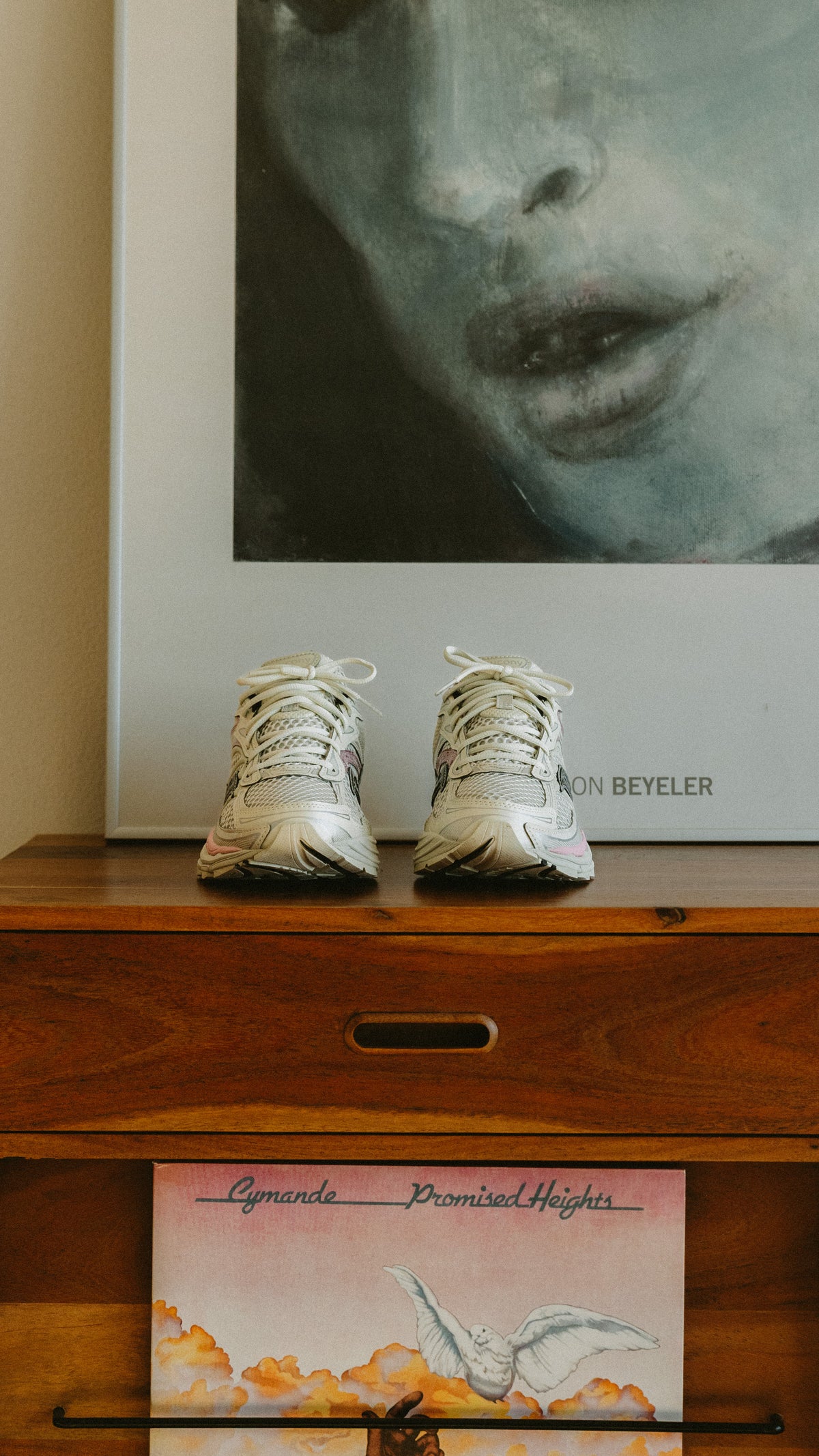 Saucony Progrid Omni 9 eggshell touch