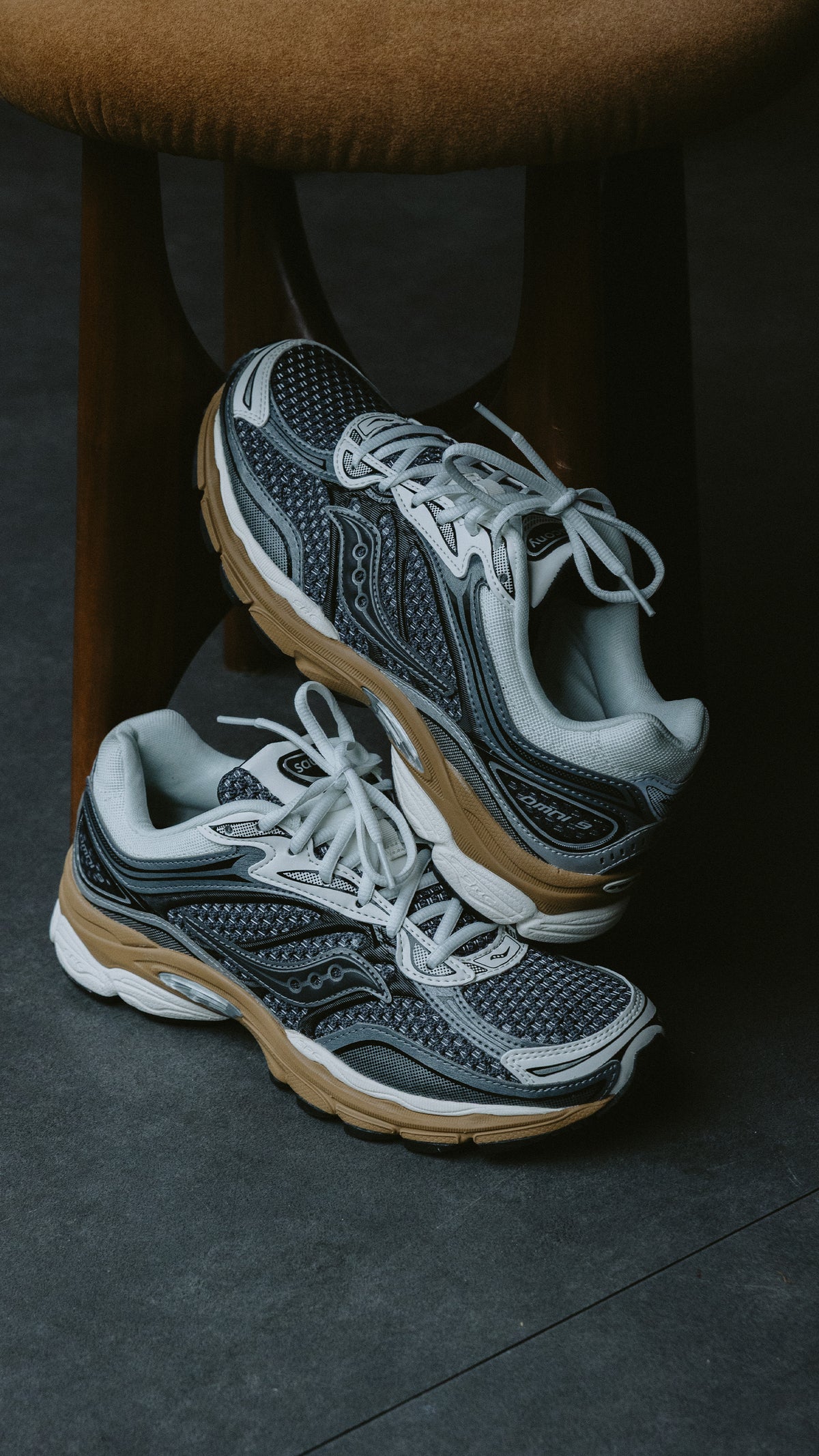 Saucony Progrid Omni 9 gunmetal cider