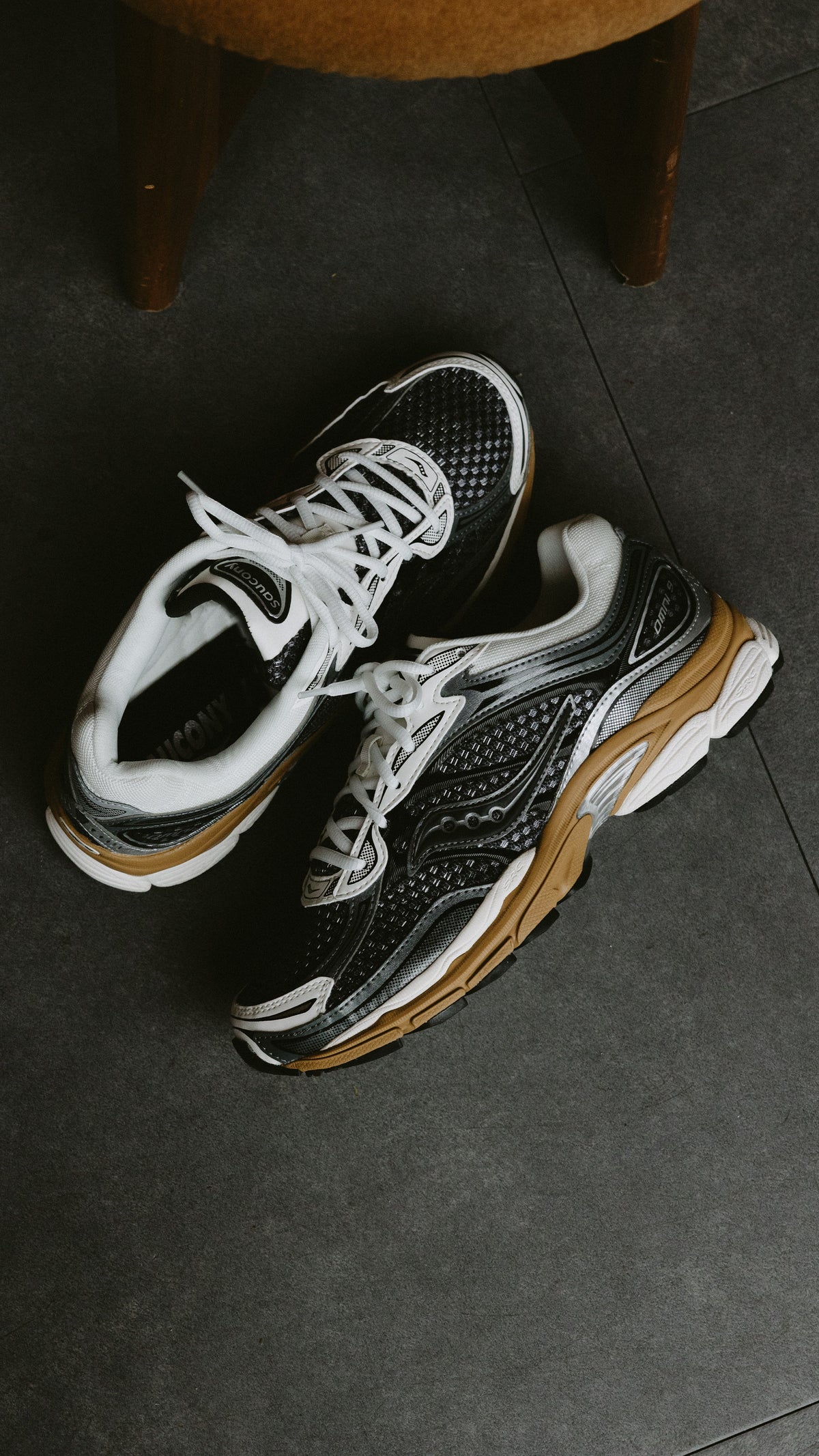 Saucony Progrid Omni 9 gunmetal cider