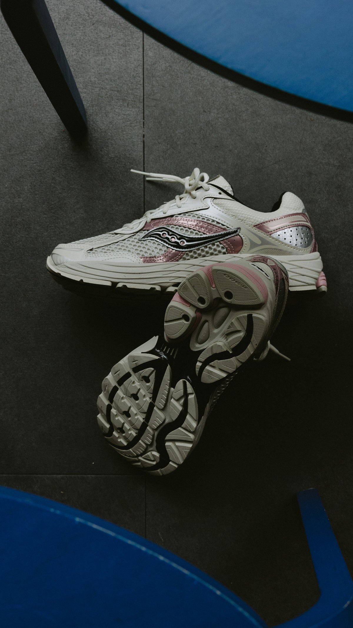 Saucony Progrid Omni 9 eggshell touch
