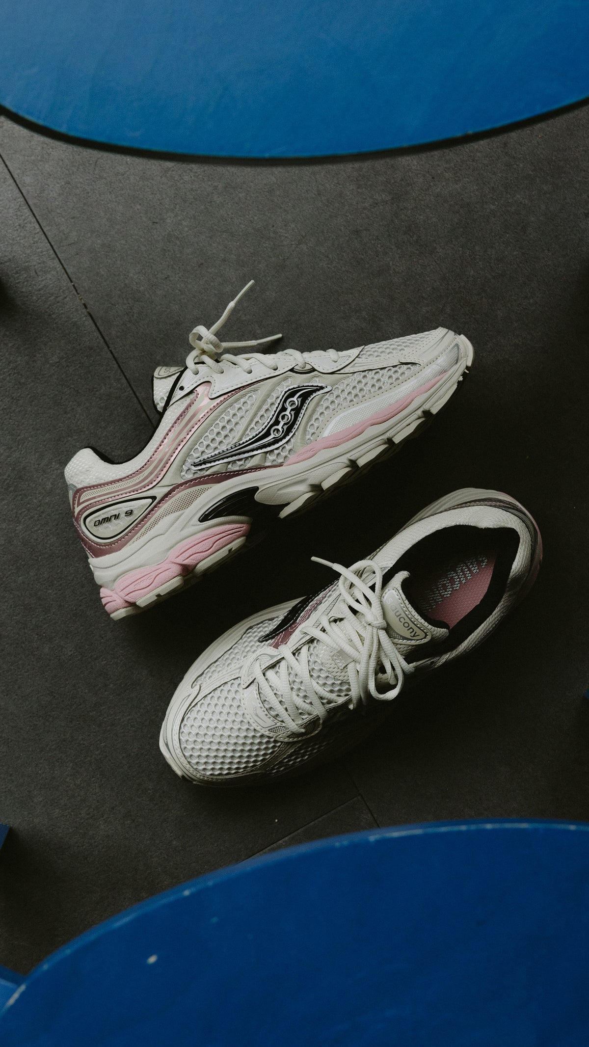 Saucony Progrid Omni 9 eggshell touch